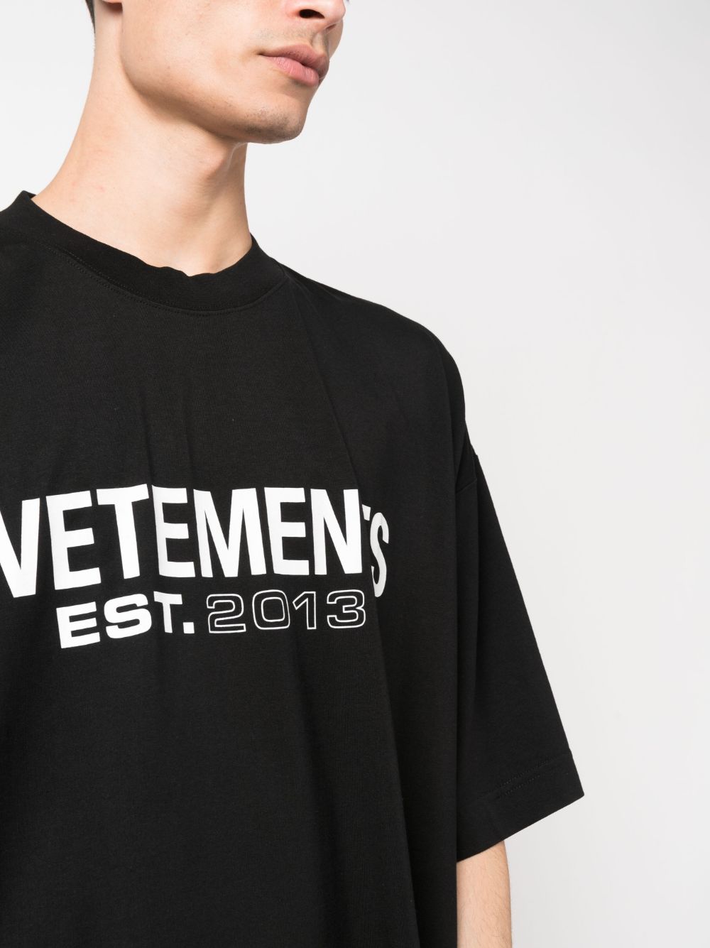 Vetements Vetements تي شيرت وبولوس أسود