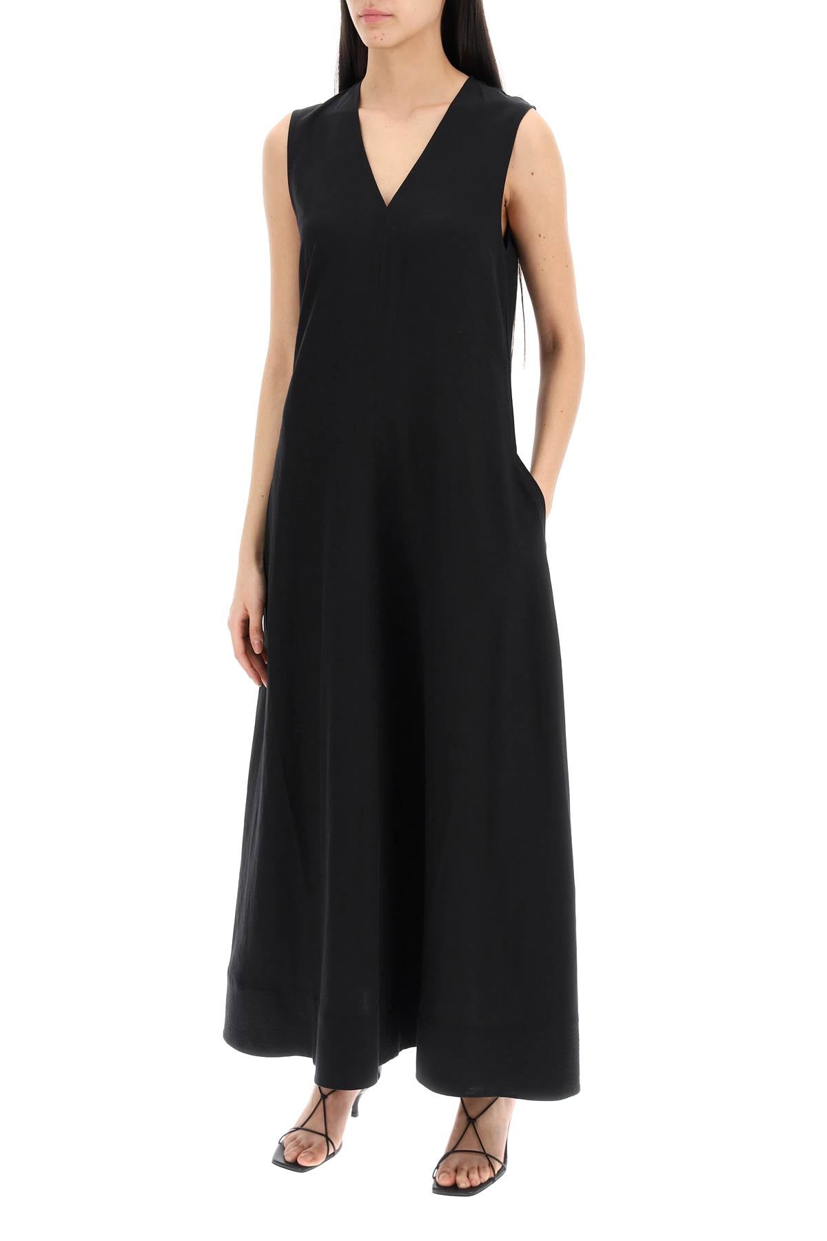 Toteme Toteme maxi flared dress with v-neckline