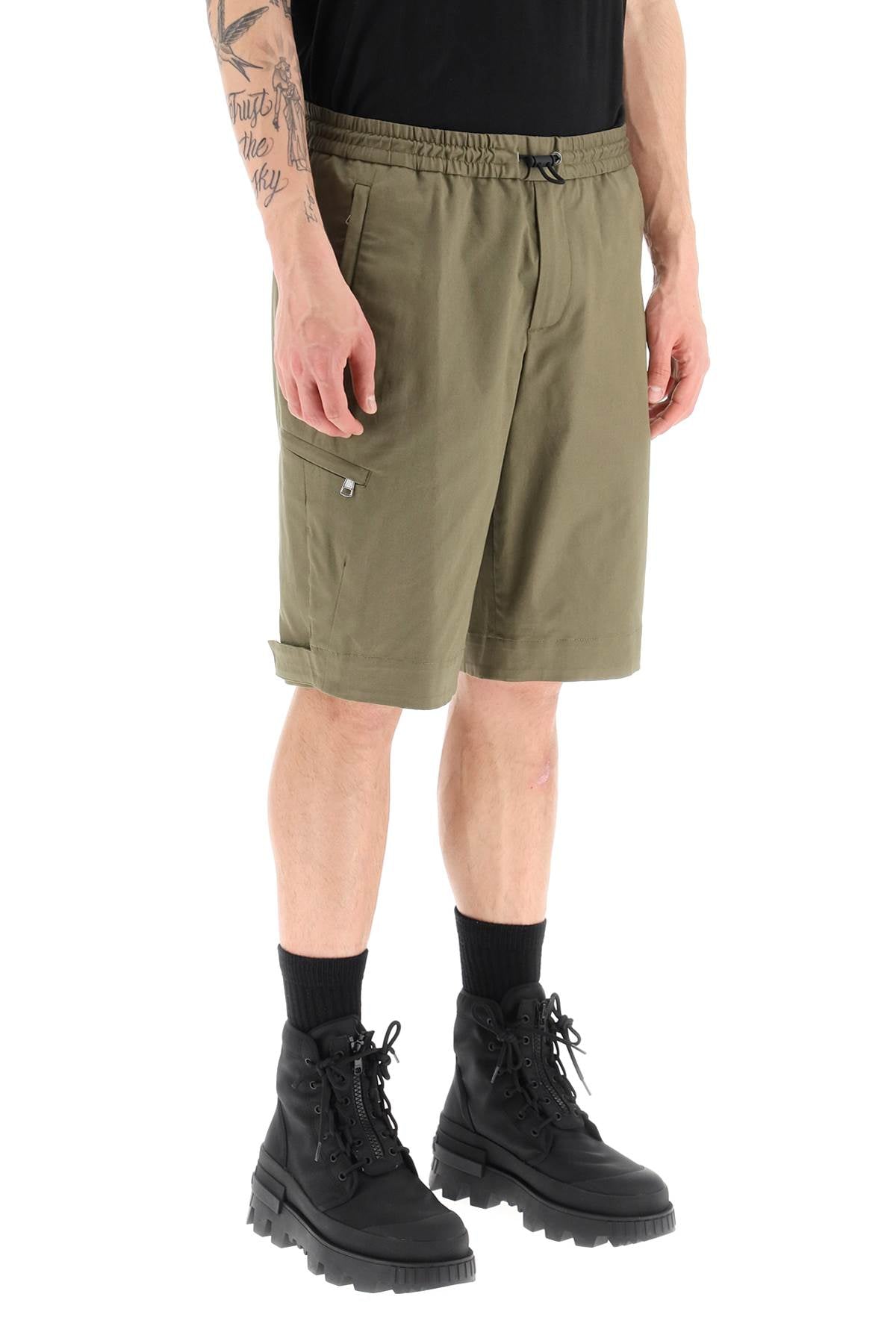 Moncler Moncler basic shorts with hook-and-loop closure