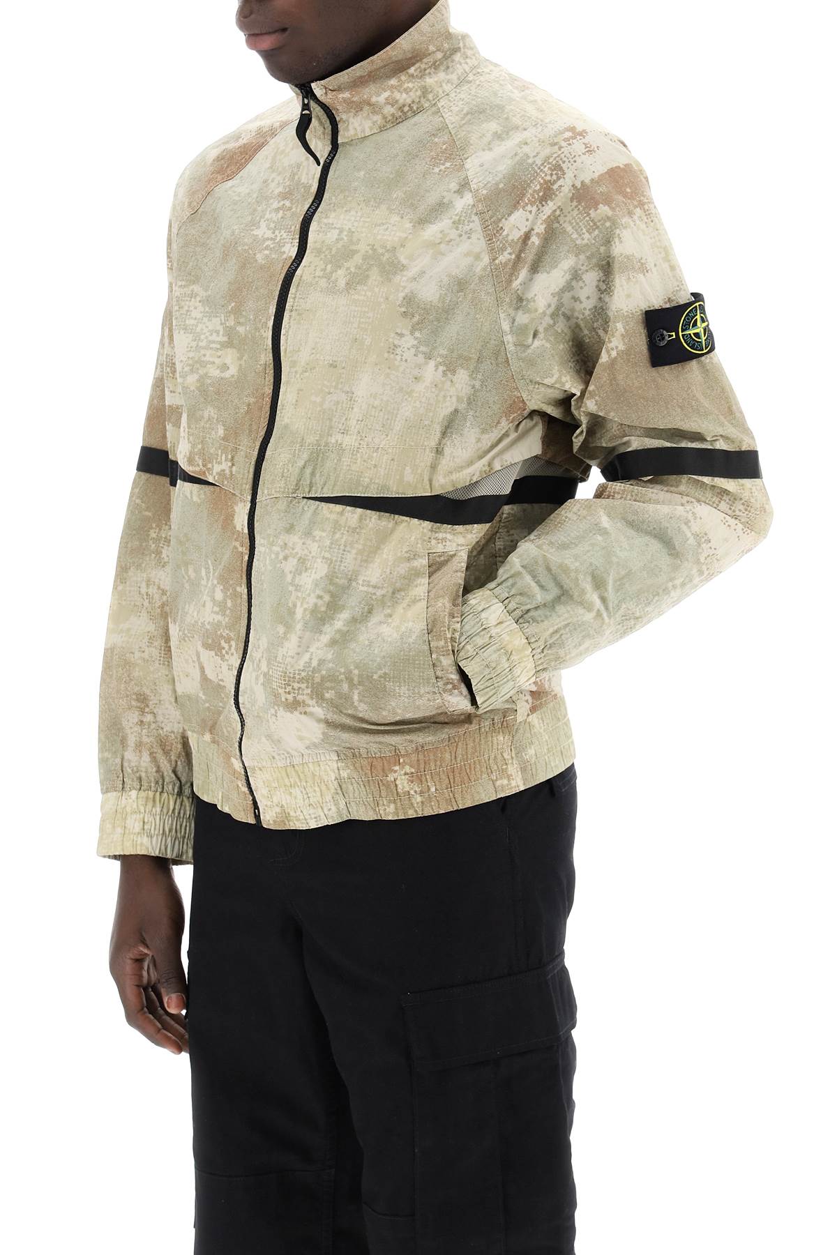 Stone Island سترة الرياح المموهة من Stone Island مصنوعة من مادة الإيكونيل