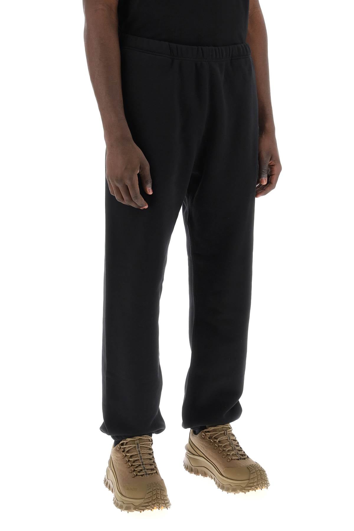 Moncler X ROC NATION BY JAY-Z Moncler x roc Nation من jay-z joggers مع شعار التصحيح