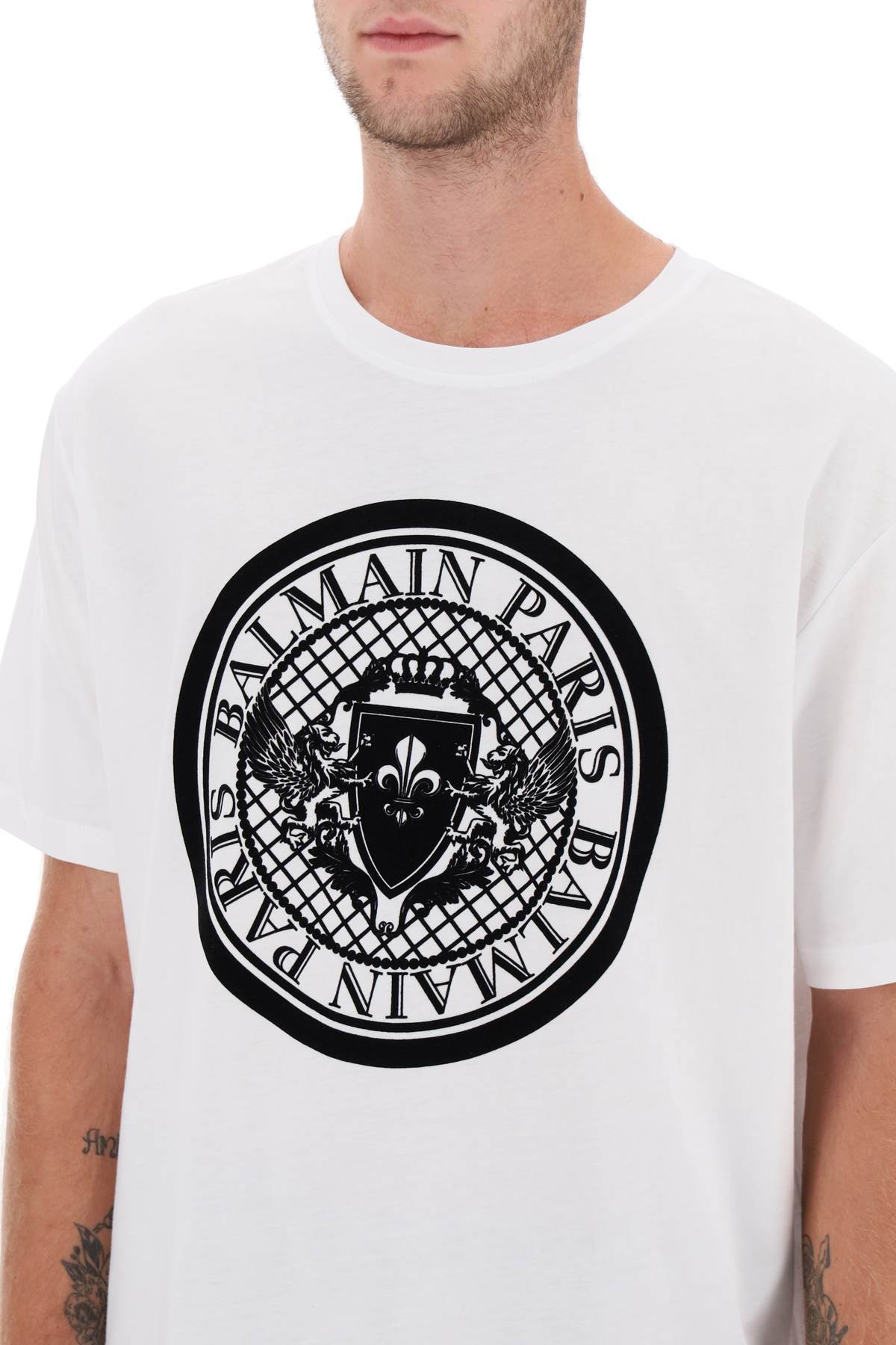 Balmain Balmain logo medallion t-shirt